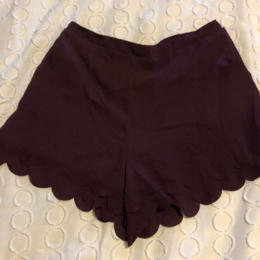 LC scalloped shorts